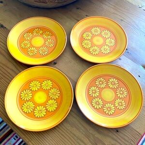 Four Metlox Vernon Ware Margarita Daisy Salad Plates